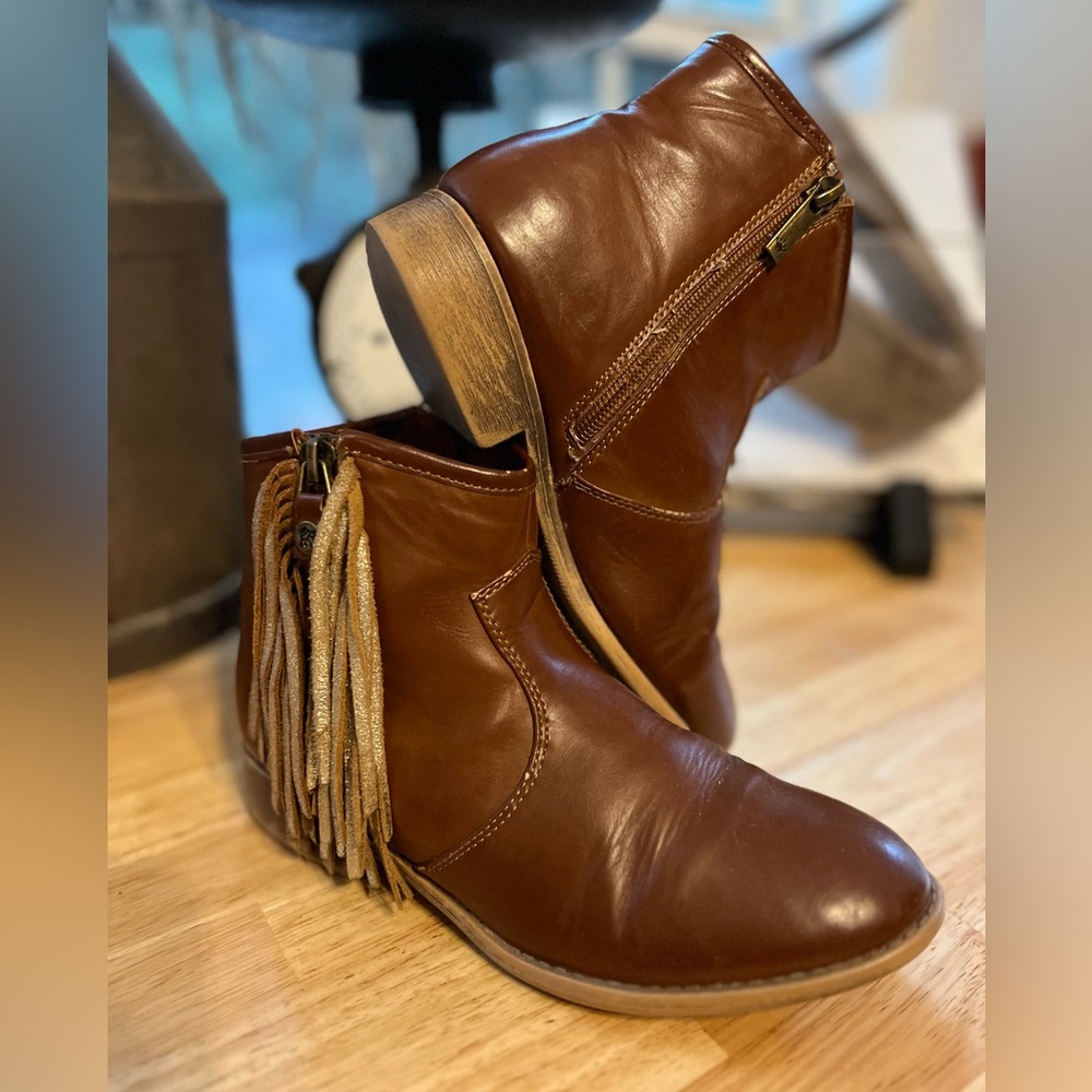 Girls Mia fringe bootie